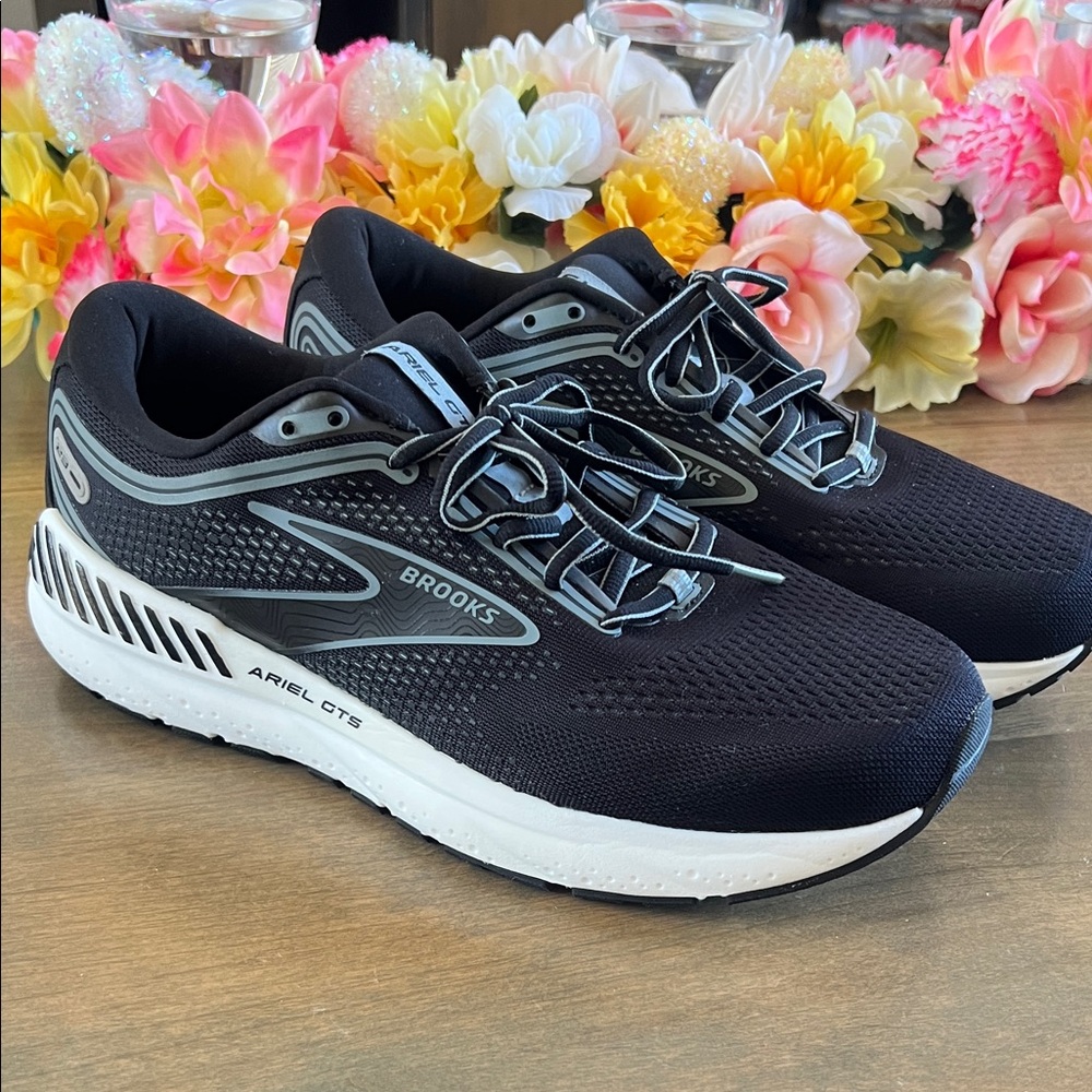 Brooks Women's Ariel GTS Black Running Shoes